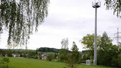 Symbolbild: bkr
Nördlich der Waldstraße von Traunricht. soll ein Sendemast errichtet werden. Er dient dem digitalen Funk der Blaulichtorganisationen wie Feuerwehr, Polizei, Rettung und Technisches Hilfswerk.