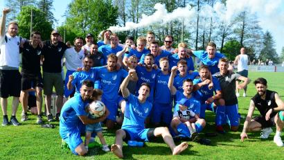 Bild: ham
Großer Jubel: Der SC Ettmannsdorf ist Meister der Kreisliga West.