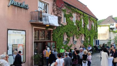 Bild: Dagmar Williamson
Rund 180 Freunde des französischen Films pilgerten nach langer Pause ins legendäre Ring-Theater, um Pariser Flair zu genießen.