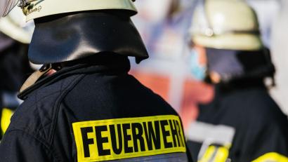 Symbolbild: Philipp von Ditfurth/dpa/Symbolbild
Das Feuer auf einer Weidener Schrebergartenanlage konnte durch die Feuerwehr am Sonntag gelöscht werden.