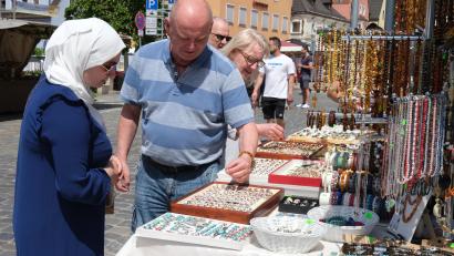 Bild: Hirsch
Der Maimarkt in Schwandorf zog weniger Besucher in die Innenstadt als erwartet.