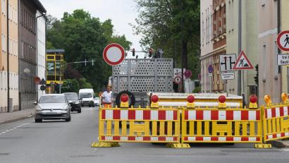 Bild: Gabi Schönberger
Ein Einfall- als Einbahnstraße: Die Prinz-Ludwig-Straße ist für etwa dreieinhalb Wochen halbseitig gesperrt.