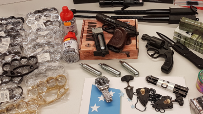 Bild: Hauptzollamt Regensburg
Ein Teil der sichergestellten Gegenstände nach der Kontrolle bei Waldsassen