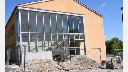 Bild: bö
Der Ausbau der offenen Ganztagesbetreuung im Bereich der Grundschule Ebermannsdorf kommt gut vor. Nun vergibt der Gemeinderat die Putz-, Maler- und Schreinerarbeiten.
