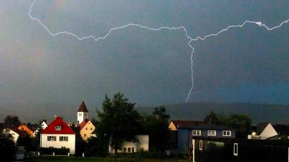 Archivbild: Wilck
Auch in der neuen Woche kann es Unwetter geben.