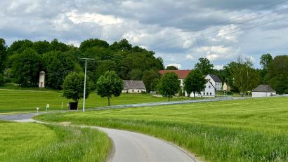 Bild: Eichl
Nordöstlich von Roschau will die Burgkunstadter Südwerk auf einer Fläche von acht Hektar eine Freiflächen-Photovoltaikanlage bauen. Vom Dorf aus soll die Anlage kaum zu sehen sein.
