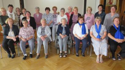 Bild: adj
Die Geehrten des Katholischen Frauenbunds Parkstein. Auch etliche Gründungsmitglieder feiern das Jubiläum mit.