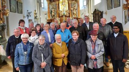 Bild: Gabi Mayer/exb
Freuten sich über das Treffen nach langer Zwangspause: Die Mesner in der Wallfahrtskirche Pertolzhofen.
