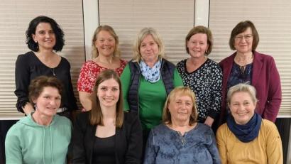 Bild: Christa Armer
Der Frauenclub Stein wird künftig von einem Quartett geführt. An der Spitze stehen (sitzend von links) Elisabeth Schießl, Natalie Armer, Theresia Bernklau und Hannelore Holzgartner.