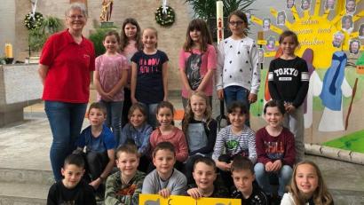 Bild: Judith Kiener /exb
Eine Spende über 850 Euro wurde an die Kinderkrebshilfe in der Region Oberpfälzer Nord übergeben.