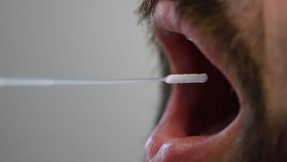 Symbolbild: Swen Pförtner/dpa
Die Corona-Zahlen im Landkreis Neustadt/WN geben Anlass zum Optimismus.