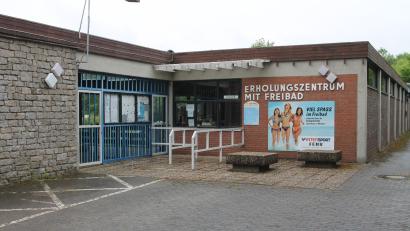 Bild: pi
Für den Eintritt in das Pleysteiner Freizeitzentrum müssen die Gäste mehr Geld in die Hand nehmen.