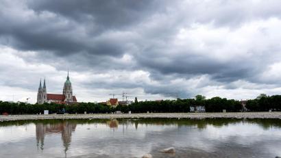 Bild: Sven Hoppe/dpa/Archivbild
Zum meteorologischen Sommeranfang erwartet der Deutsche Wetterdienst teils heftigen Regen in Bayern.