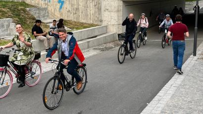 Bild: CSU Fraktion/exb
Die CSU-Stadtratsfraktion ging mit dem Fahrrad auf Tour durch Weiden.