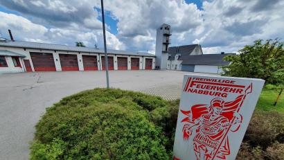Bild: Benjamin Tietz
Die Feuerwache in Nabburg. Nabburg war zuletzt auch als möglicher Standort für die neue, gemeinsame Integrierte Leitstelle im Gespräch. Wo gebaut wird, entscheidet sich erst 2023.