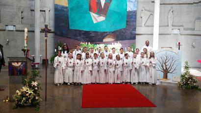 Bild: kki
Die Pfarrei Auferstehung Christi ist feiert mit 23 Kindern Erstkommunion.