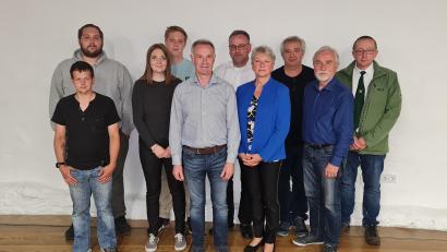 Bild: bey
Johannes Kick (vorderer Reihe, 3. von links) ist neuer Erster Schützemeister der Basaltschützen Parkstein. Zweiter Schützenmeister ist Karl-Heinz Sauer (vordere Reihe, rechts).