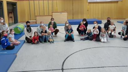 Bild: soj
Beim Start des Eltern-Kind-Turnens der TSG-Aktiv waren schon viele interessierte kleine und große Sportler in der Schulturnhalle dabei.