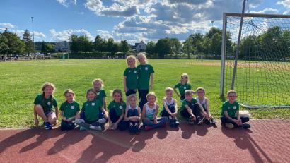 Bild: Andrea Hausner/exb
Fünf Teams des ATSV Tirschenreuth waren beim Kinder-Leichtathletik-Wettkampf des Leichtathletik-Kreises Nordoberpfalz am Start. Alle Mannschaften der verschiedenen Altersklassen belegten gute Plätze.