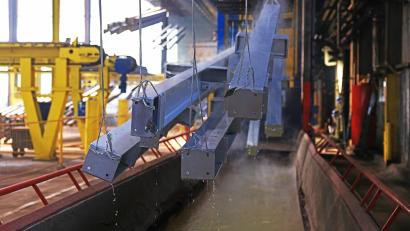 Symbolbild: Oliver Berg
Die Konsequenzen einen Gas-Embargos wären laut bayerischer Wirtschaft gravierend, weil damit auch Vorprodukte wie chemische Grundstoffe, Stahl und Papier für Unternehmen ausfallen würden.