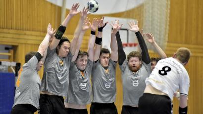 Archivbild: Hubert Ziegler
Hoch die Hände, Saisonende! Zum letzten Mal in dieser Spielzeit geht es für die Spieler der HG Amberg um Punkte.