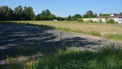 Bild: jr
5,8 Hektar ist das geplante Misch- und Gewerbegebiet groß, das nach dem Willen der Stadt Waldsassen ab Mitte nächsten Jahres zur Bebauung zur Verfügung stehen soll.