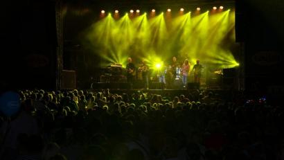 Archivbild: dob
Im Juni und Juli kommen auf Weiden und den Landkreis Neustadt einige große Festival-Wochen zu. Das Oberpfalz-Festival in Tännesberg (Bild vom bislang letzten Festival 2019) ist eines der traditionsreichsten der Nordoberpfalz. Heuer findet nach zwei Jahren Pause die 15. Auflage statt.