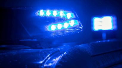 Symbolbild: Jens Büttner/dpa
Zeugen halfen der Polizei bei der Klärung einer Unfallflucht in Sulzbach-Rosenberg.