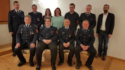 Bild: gi
Christopher Hanauer (vorne, Zweiter von links) steht künftig an der Spitze der Feuerwehr Burgtreswitz.
