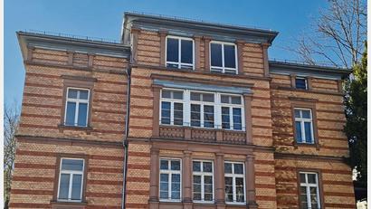 Bild: Roswitha Bruder-Pasewald/dpa
Die Villa, in der Behring einst mit seiner Frau lebte, ist heute ein Gebäude der Universität.