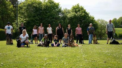 Bild: Melanie Wagner/exb
15 Hundeführer haben sich mit Ihren Vierbeinern der Frühjahrsprüfung des Vereins für Deutsche Schäferhunde gestellt. Eingeladen hat die Ortsgruppe Amberg-Gailoh.