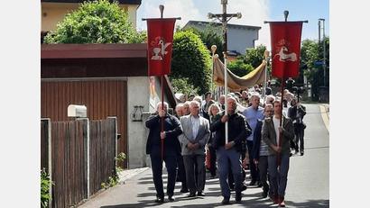 Bild: soj
Die Prozession führte durch die Straßen Ebnaths.