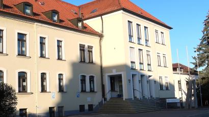 Archivbild: Hirsch
Im ehemaligen Krankenhaus Neunburg ist das "Gesundheitszentrum Ostoberpfalz" untergebracht. Der Landkreis will das Haus nun verkaufen.