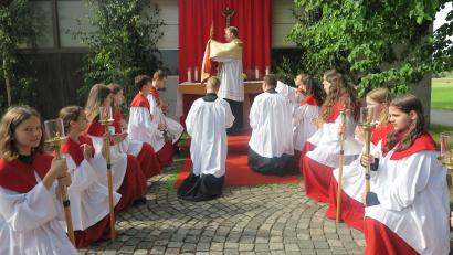 Bild: jzk
Die Familie Weichs hatte in ihrem Hof in Eisersdorf den zweiten Altar aufgebaut.