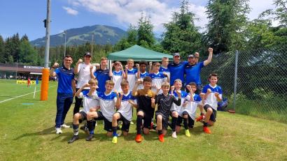 Bild: Nachtigall/exb
Das Team der U13 der SpVgg SV Weiden beim internationalen Fußballturnier in Kitzbühel.