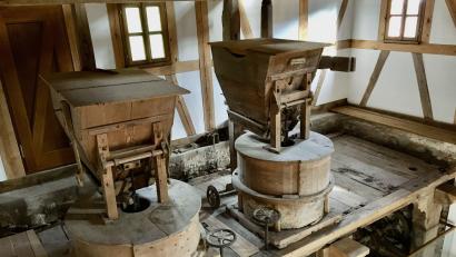 Bild: gri
Hier hat es einst gerattert und gestaubt: Die beiden Mühlentrichter der Molzmühle sind noch sehr gut erhalten.
