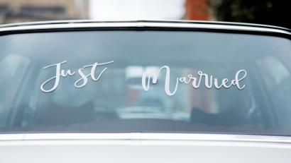 Bild: Rolf Vennenbernd
Am Samstag bremste ein Hochzeitskorso auf der Autobahn 93 den Verkehr.