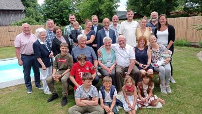 Bild: fpoz
Das Jubelpaar Erna und Siegfried Schultes feierte im Kreis der Familie und freute sich über die zahlreichen Gratulanten.