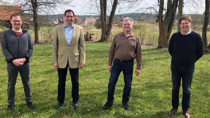 Bild: WWA Weiden, Heidi Thiel
Von links: Personalratsvorsitzender Christoph Gollwitzer, Behördenleiter Mathias Rosenmüller, Bauaufseher Konrad Ries und der Leiter der Flussmeisterstelle Kümmersbruck Hans Pickelmann.