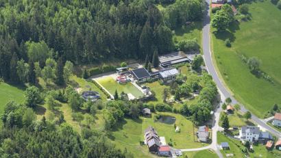 Bild: mür
Das Waldfreibad Altglashütte bleibt auch heuer geschlossen. Der Grund ist, dass sich kein Personal und keine Badeaufsicht für das Freibad findet.