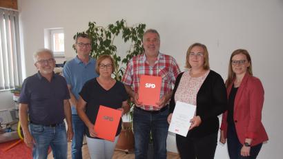 Bild: fz
Alfred Wulfänger und Klaus Wirth ehren Marianne Göbel, Peter Schönmann und Stefanie Reintsch zusammen mit Nicole Bäumler (von links) für langjährige Mitgliedschaft.