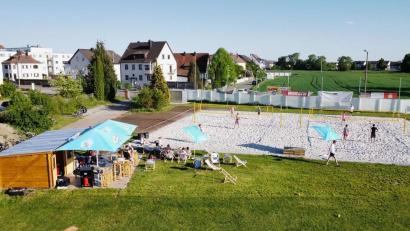 Bild: Spies/exb
Ein Blick auf die Beachvolleyball-Anlage des VC Schwandorf: Auf dem städtischen Gelände sind vier Felder mit dazu gehöriger Infrastruktur entstanden.