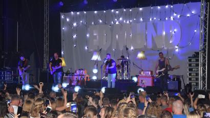 Bild: fz
Das Duo "Edmund" mit Band bringt Austropop beim "Campus-Open-Air" nach Weiden.