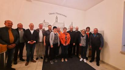 Bild: Gabi Mayer/exb
Regionalvorsitzender der Mesner ist Josef Pflug aus Teunz. Mit im Bild der neue Vorstand.