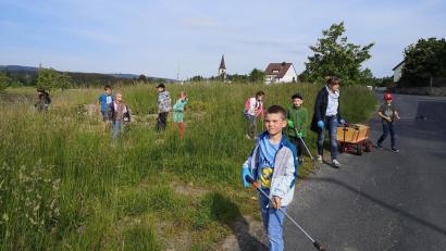 Bild: Grundschule Krummennaab/exb
Müll-Sammelaktion der Grundschule Krummennnaab.