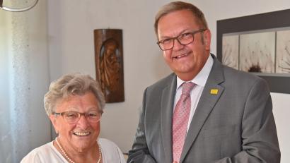 Bild: gf
Therese Brunner und Zweiter Bürgermeister Martin Preuß plauderten über alte und neue Zeiten.