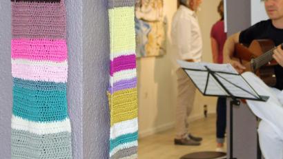 Bild: Dagmar Williamson
Stricken gegen Frust während der Pandemie – auch therapeutische Kunstwerke stellt Anja Kraus aus.