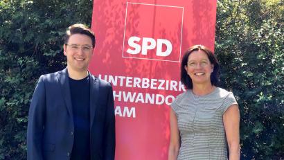 Bild: Paul Bäßler/exb
Peter Wein und Karin Frankerl sollen nach Meinung des SPD-Kreisverbands Schwandorf bei den Landtags- und Bezirkstagswahlen als Direktkandidaten ins Rennen gehen.