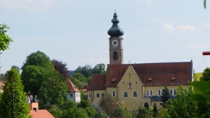 Bild: le
Die Pfarrkirche St. Johannes der Täufer in Floß feiert das 110. Patrozinium.
