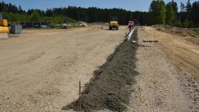 Bild: dob
Die Arbeiten im neuen Gewerbegebiet sind in vollem Gange.